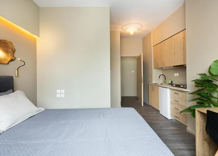 Designed Studio - Walking Distance From Acropolis