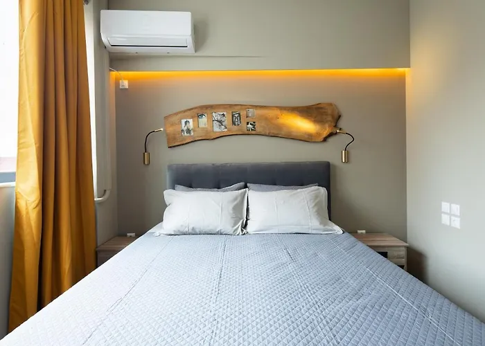 Designed Studio - Walking Distance From Acropolis